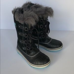 Sorel Girls winter waterproof suede boots size 2